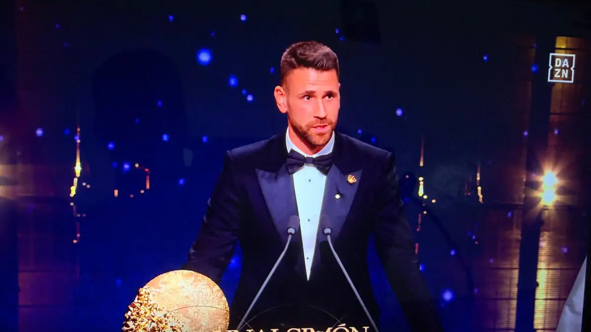 الكرة الذهبية 2026: أوناي سيمون يُنتخب أفضل حارس مرمى في العام
