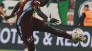Trabzonspor : Franculino Djú signe un doublé dans la remontée victorieuse de Trabzonspor contre Rizespor 