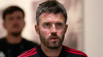 Manchester United give Michael Carrick a new chance!