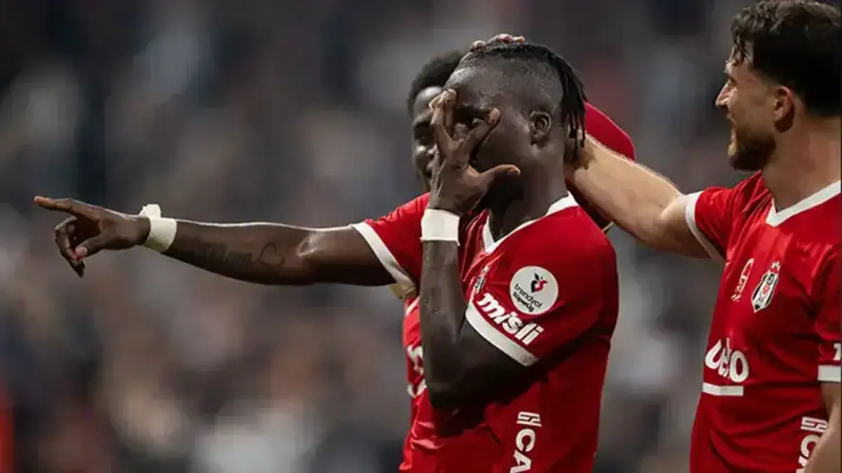 Besiktas : Vincenzo Italiano attend encore plus de Junior Olaitan