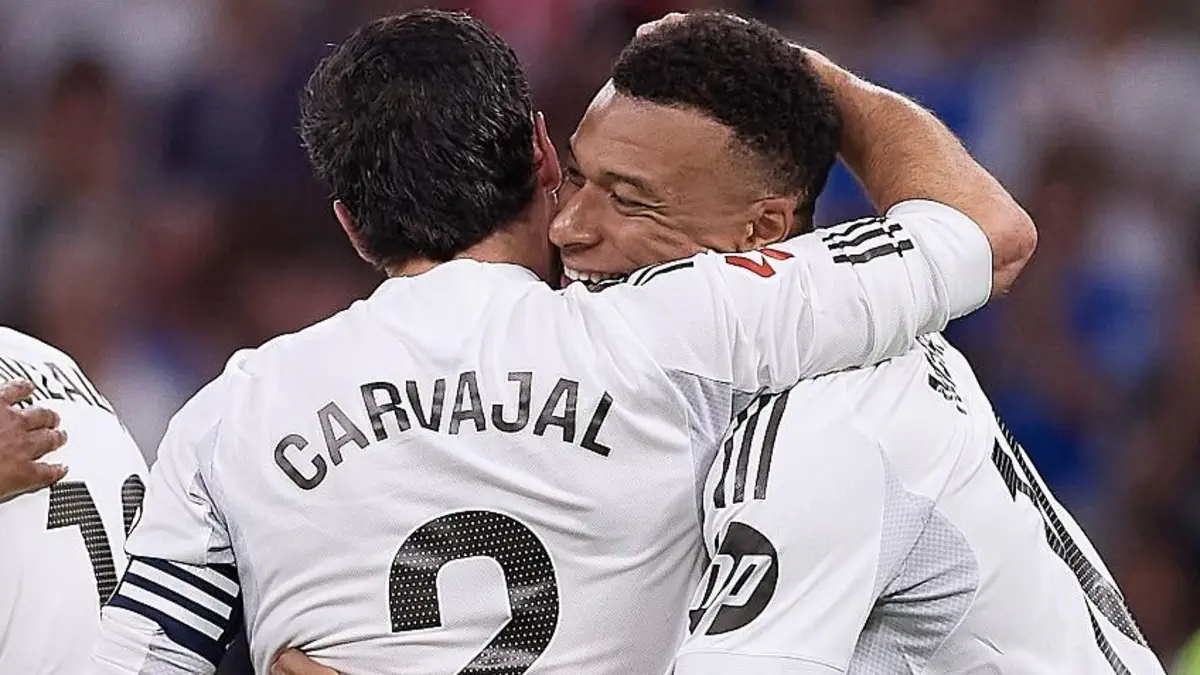 ريال مدريد : كارفاخال يشيد بمبابي بعد تألقه في الكلاسيكو