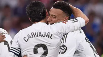 ريال مدريد : كارفاخال يشيد بمبابي بعد تألقه في الكلاسيكو