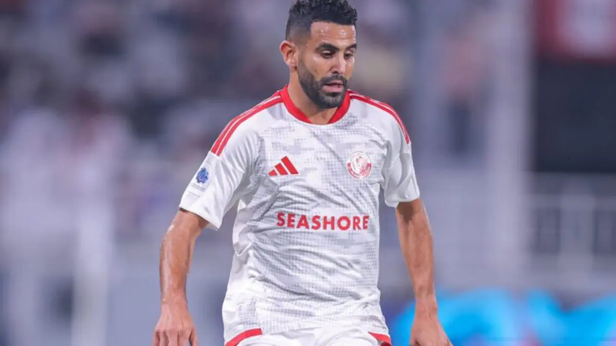 الأهلي قد يفكر بالفعل في استعادة رياض محرز!