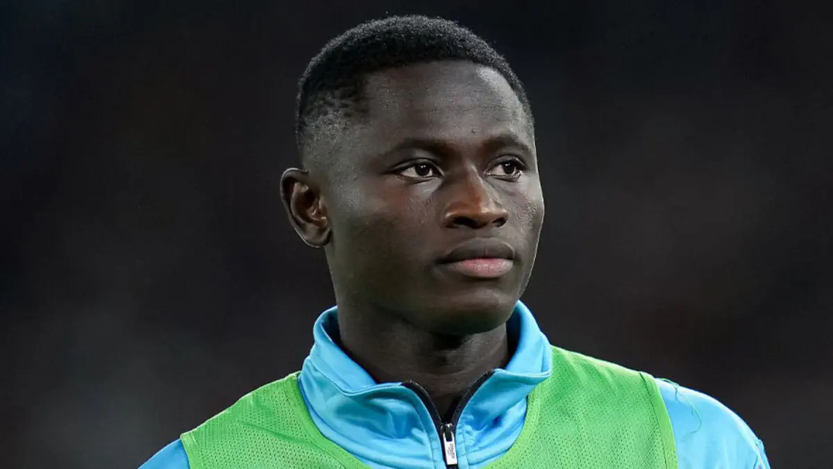 Inter and Milan are watching.. Cagliari responds with a long term contract for its Senegalese talent until 2032