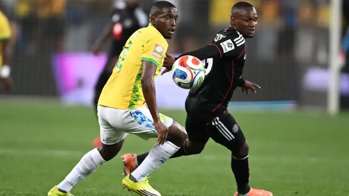 Orlando Pirates beat Kaizer Chiefs (2-1) to go top of the Premiership